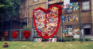 bukiet ze sztucznych kwiatów