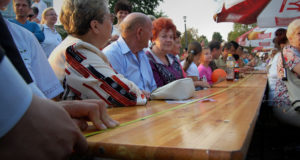 najdłuższy stół piknikowy