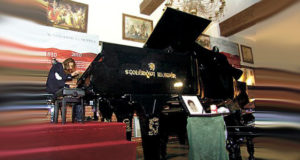 największy fortepian