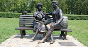 Pomnik Karlika i Karolinki