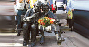 pomnik ławka Kaszubi