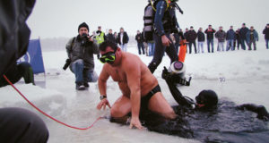 sport rekord 70m pod lodem